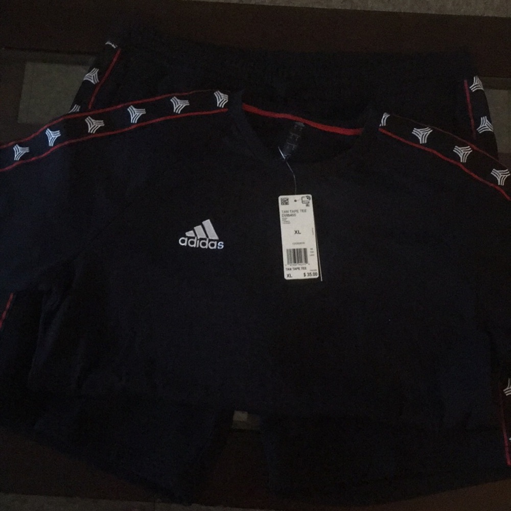 New Adidas Short Set - Picture 3 of 3